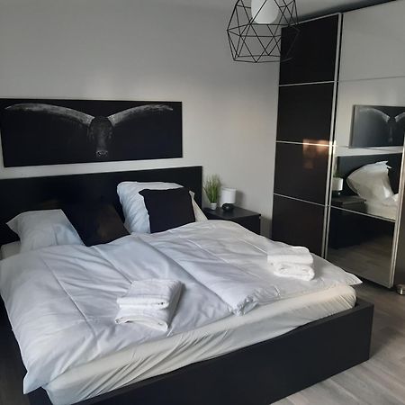 Niedenstein D&B Staycation Ferienpark מראה חיצוני תמונה