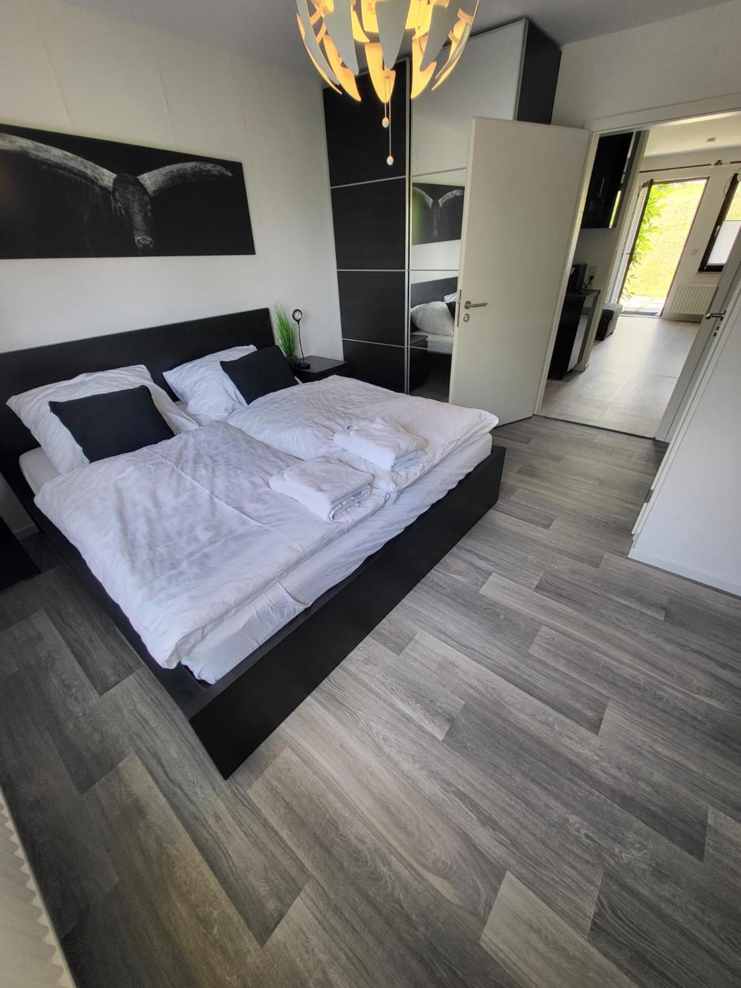 Niedenstein D&B Staycation Ferienpark מראה חיצוני תמונה