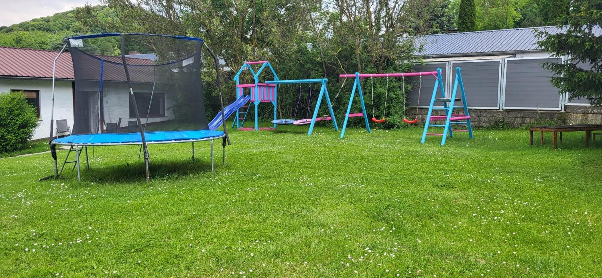 Niedenstein D&B Staycation Ferienpark מראה חיצוני תמונה
